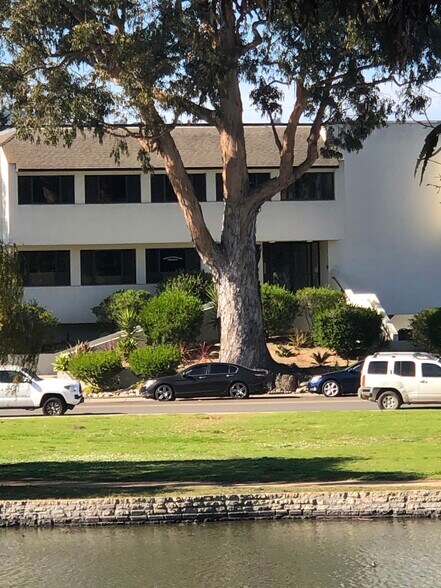 550 Camino El Estero, Monterey, CA à louer - Photo de l’immeuble – Image 3 sur 8