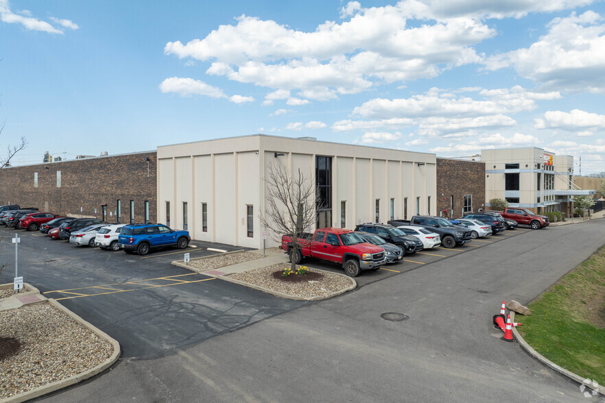 30701 Carter St, Solon, OH à louer - Photo principale – Image 1 sur 4
