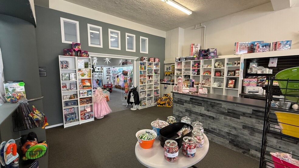 332 Centre st, Drumheller, AB à louer - Photo de l’immeuble – Image 2 sur 5