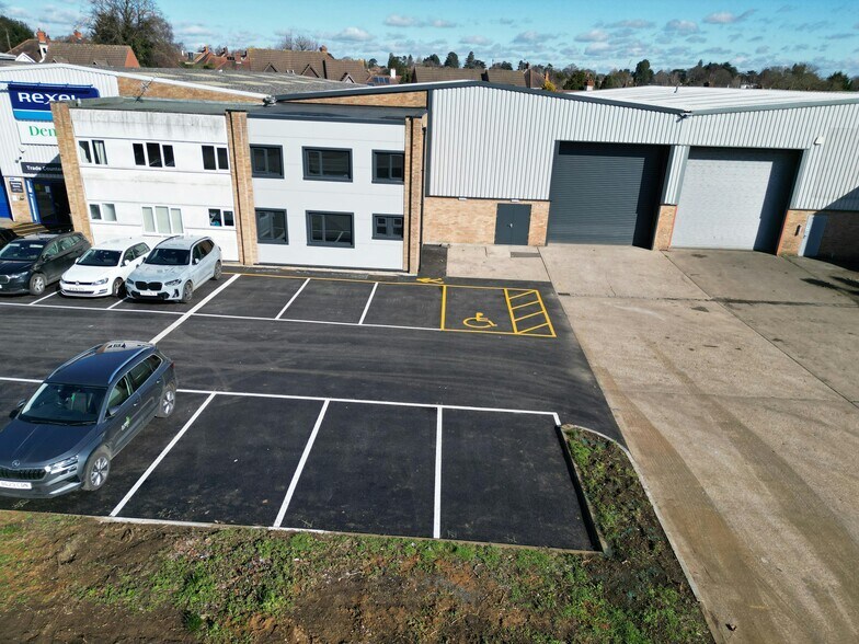 Saddleback Rd, Northampton à louer - Photo de l’immeuble – Image 2 sur 16