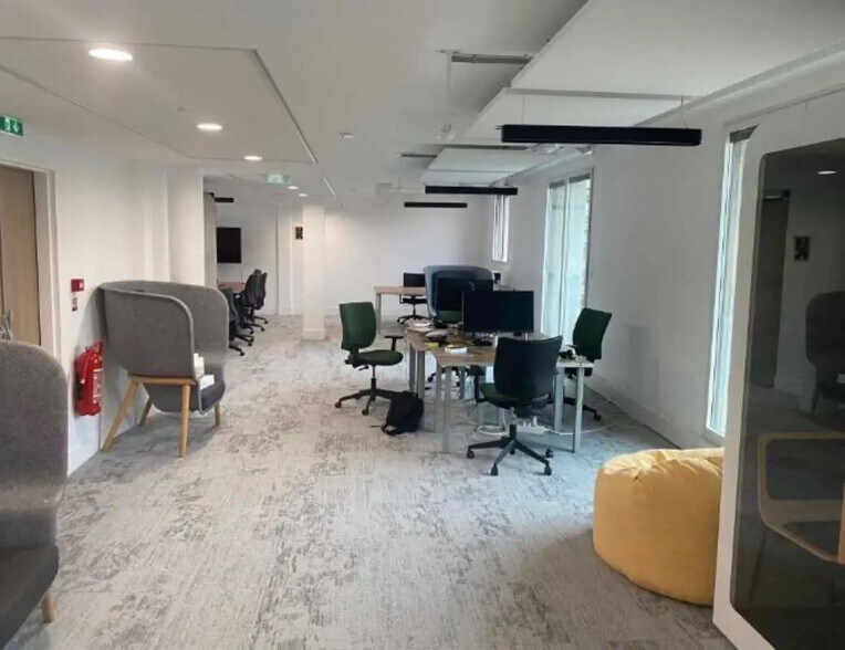 5-9 Rue Feydeau, Paris à louer - Photo de l’immeuble – Image 3 sur 7