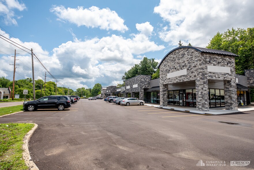 8533-8559 E Washington St, Chagrin Falls, OH à louer - Photo de l’immeuble – Image 2 sur 3