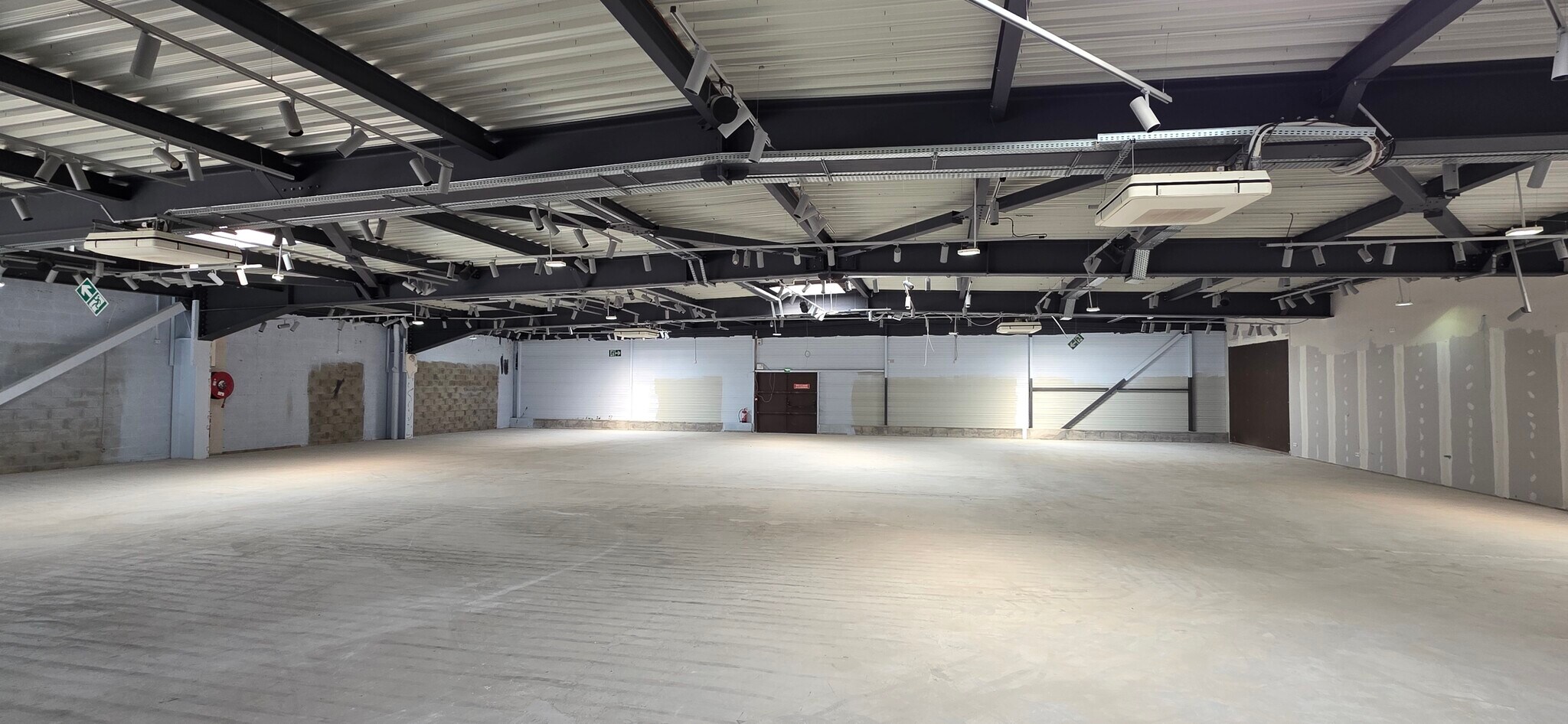 Local commercial dans Thonon-les-Bains à louer Photo principale– Image 1 sur 6