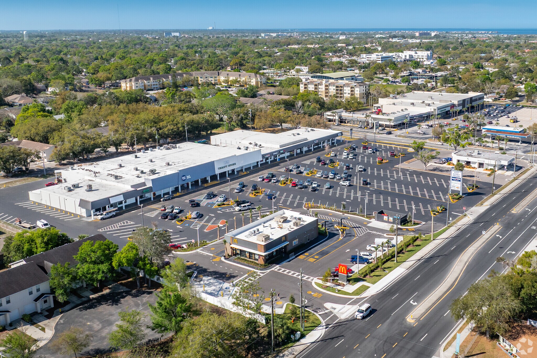 6504-6540 Massachusetts Ave, New Port Richey, FL à louer Photo de l’immeuble– Image 1 sur 11