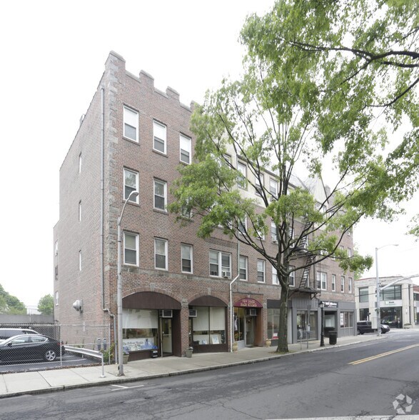 225-235 5th Ave, Pelham, NY à louer - Photo de l’immeuble – Image 3 sur 4