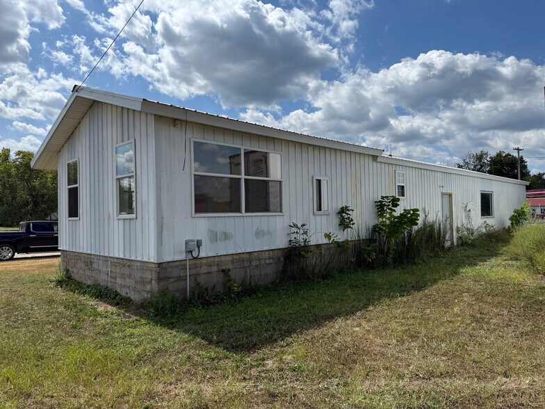 18 Broadway st, Herrick, IL à vendre - Photo de l’immeuble – Image 3 sur 16