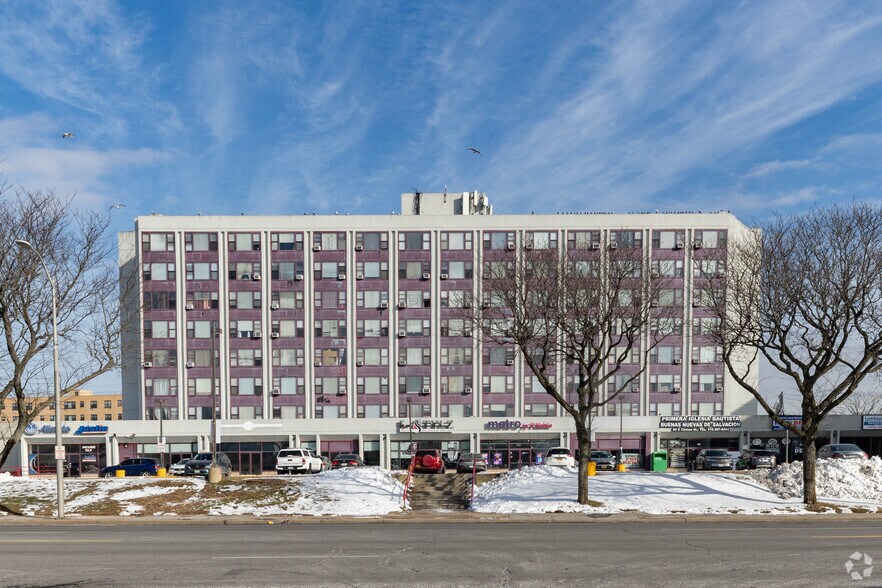 80 Clinton St, Hempstead, NY à louer - Photo de l’immeuble – Image 3 sur 7