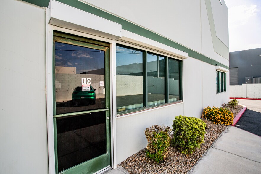 5967 Harrison Dr, Las Vegas, NV à vendre - Photo de l’immeuble – Image 3 sur 16