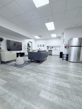 4406 W Linebaugh Ave, Tampa, FL à louer Photo intérieure– Image 1 sur 9