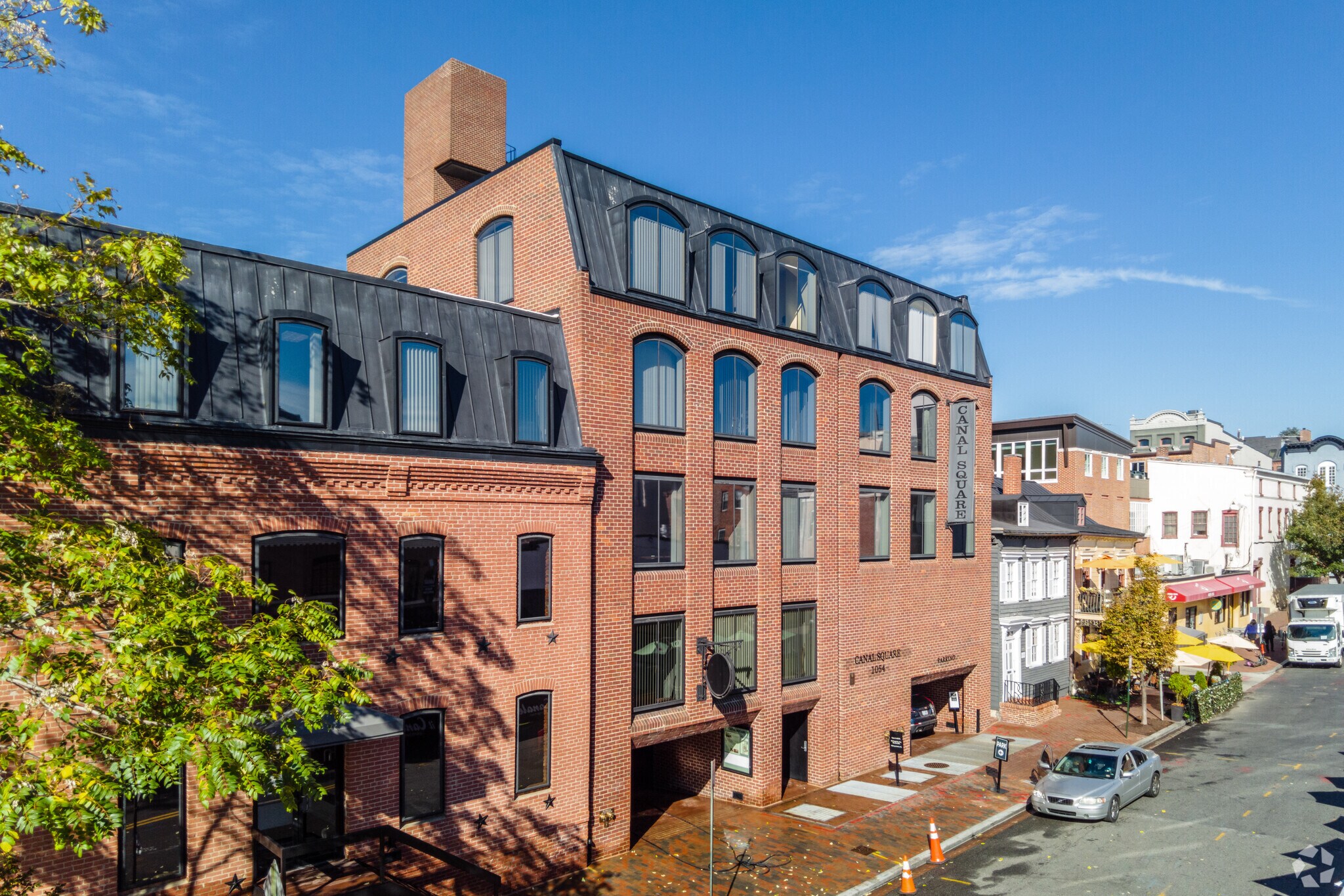 1054-1066 31st St NW, Washington, DC à louer Photo de l’immeuble– Image 1 sur 5
