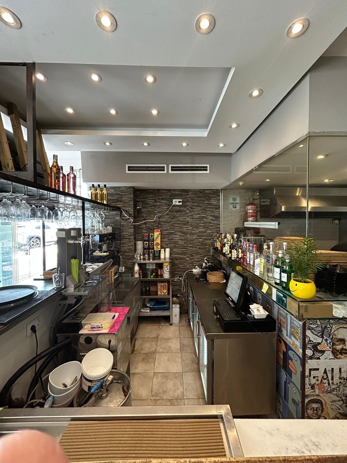 Local commercial dans Marbella, Málaga à louer Photo intérieure– Image 1 sur 14