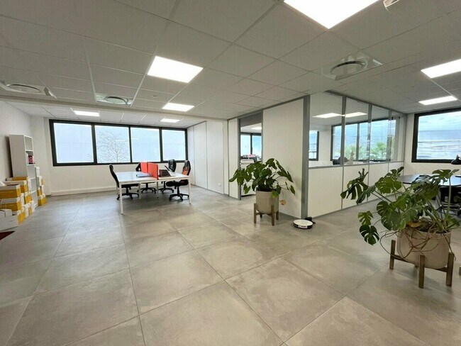 Plus de détails pour Bureau à louer