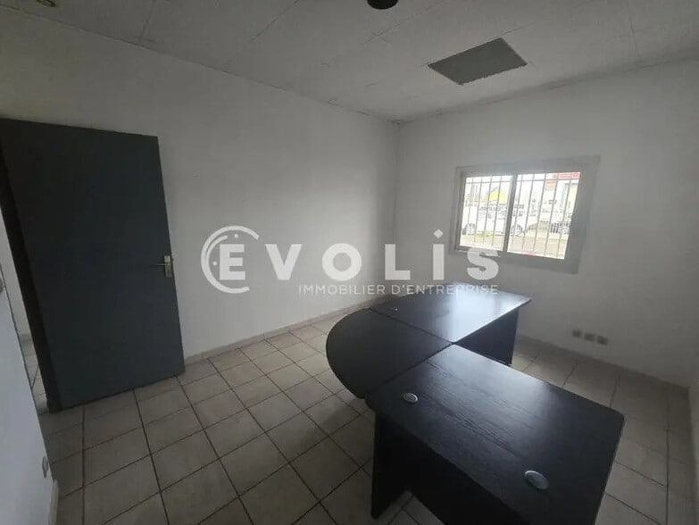 Bureau dans La Norville à louer - Photo intérieure – Image 2 sur 7