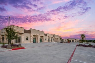 2156 N Lake Forest Dr, McKinney, TX à louer Photo de l’immeuble– Image 2 sur 2