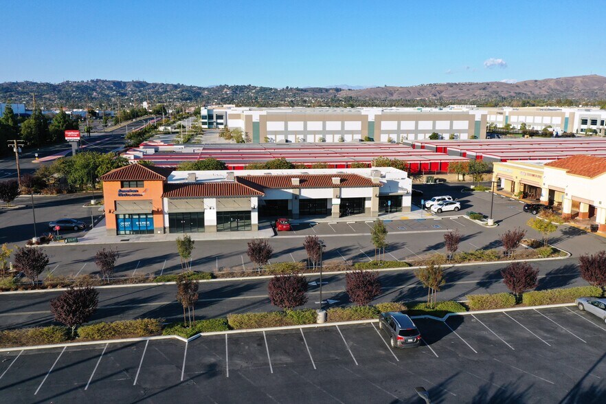 4180 N Harbor Blvd, Fullerton, CA à vendre - Photo de l’immeuble – Image 2 sur 7