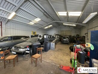 Plus de détails pour Local d'activités à louer