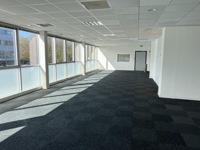 Plus de détails pour 26 Rue De L'Europe, La Chapelle-sur-Erdre - Bureau à louer