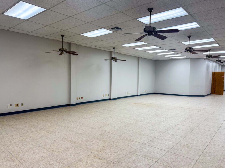 1905 Madison St, Laredo, TX à louer - Photo de l’immeuble – Image 3 sur 4