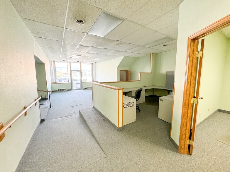 110-112 E Lincoln ave, Fergus Falls, MN à louer - Photo intérieure – Image 3 sur 13