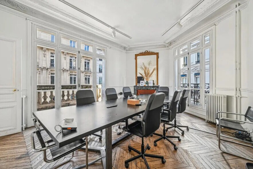 142 Rue Montmartre, Paris à louer - Photo de l’immeuble – Image 1 sur 17