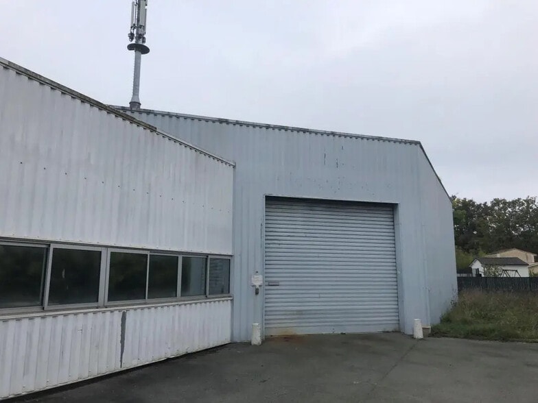 Bureau dans Carbon-Blanc à louer - Photo de l’immeuble – Image 2 sur 5