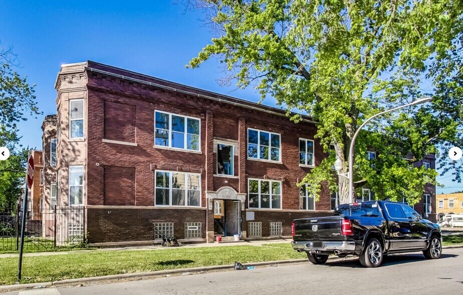 3803-3809 W Ohio St, Chicago, IL à vendre - Photo de l’immeuble – Image 1 sur 5
