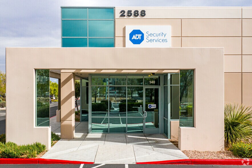 2588 Fire Mesa St, Las Vegas, NV à louer - Photo de l’immeuble – Image 3 sur 4