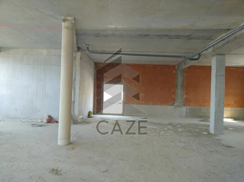 Local commercial dans Le Bouscat à louer - Photo de l’immeuble – Image 3 sur 7