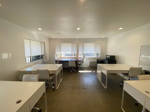 8737 Venice Blvd, Los Angeles, CA à louer Photo intérieure– Image 1 sur 1