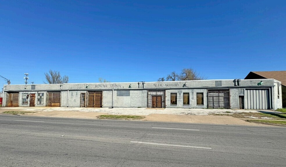 4528 Crosstown Expy, Dallas, TX à louer - Photo principale – Image 1 sur 10