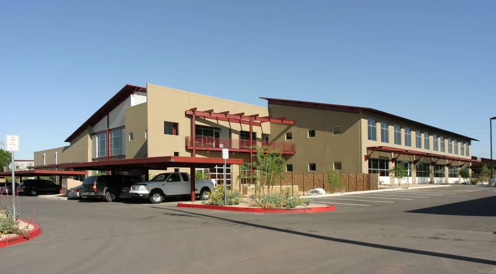 5013 E Washington St, Phoenix, AZ à vendre - Photo de l’immeuble – Image 3 sur 16