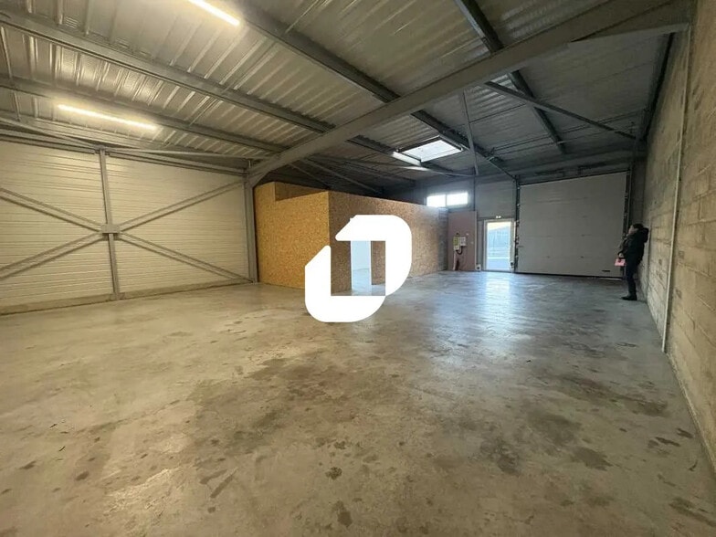 Bureau dans Carbon-Blanc à louer - Photo intérieure – Image 2 sur 6