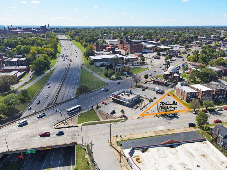 1806 Russell Blvd, Saint Louis, MO à louer - Photo de l’immeuble – Image 2 sur 2