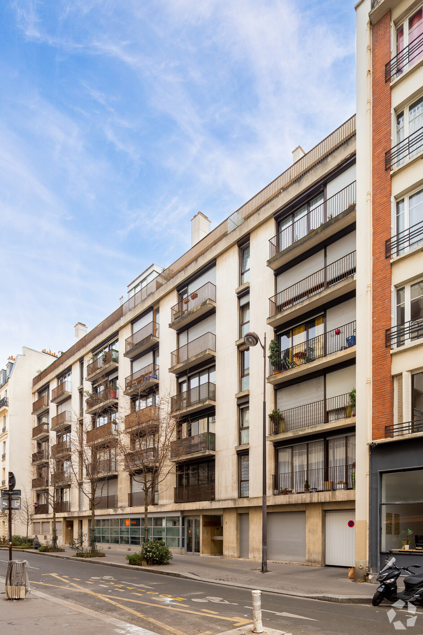 Immeuble residentiel dans Paris à vendre Photo principale– Image 1 sur 3