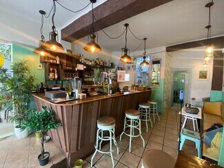 Plus de détails pour Local commercial à louer