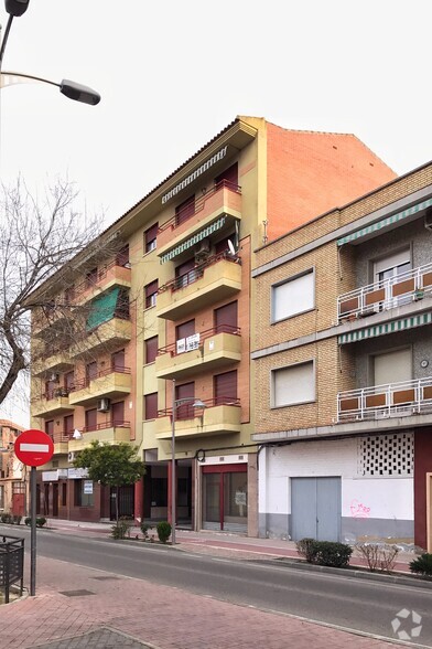 Avenida Pilar, 14, Torrijos, Toledo à louer - Photo de l’immeuble – Image 2 sur 2