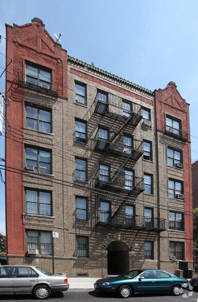 751 Tilden St, Bronx, NY à vendre - Photo de l’immeuble – Image 3 sur 6