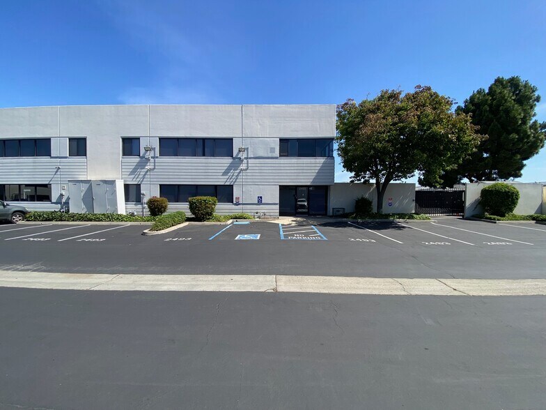 2493 Technology Dr, Hayward, CA à vendre - Photo de l’immeuble – Image 2 sur 12