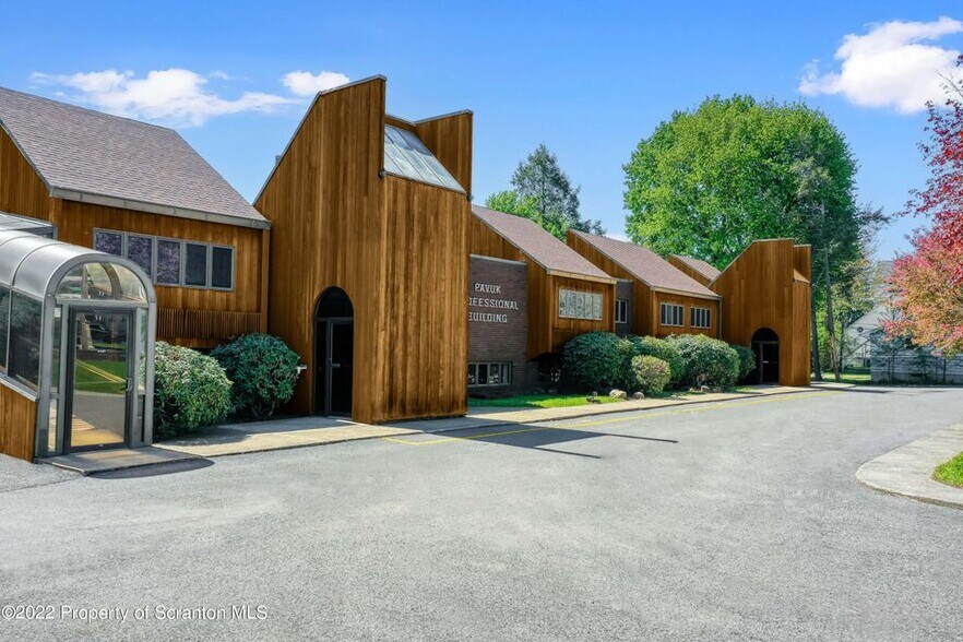 200 Main St, Blakely, PA à louer - Photo de l’immeuble – Image 3 sur 8
