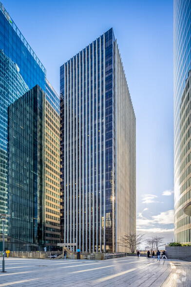 1 Place De La Pyramide, Puteaux à louer - Photo de l’immeuble – Image 3 sur 4