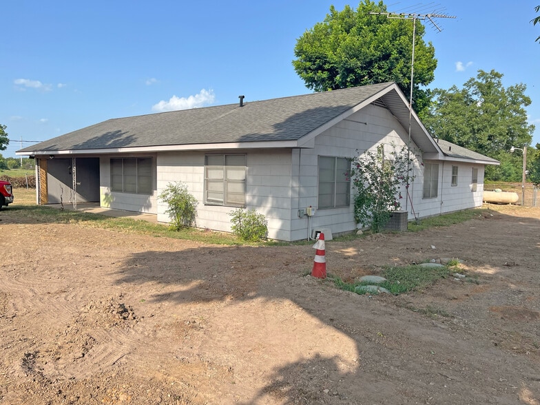 13196 FM 1458 Rd, Sealy, TX à louer - Photo principale – Image 1 sur 7