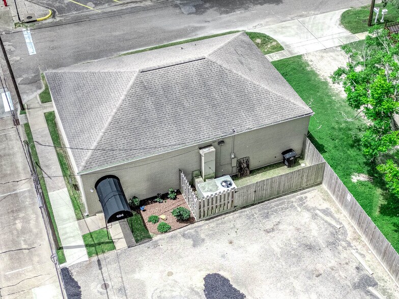104 S Hood St, Alvin, TX à louer - Aérien – Image 3 sur 47