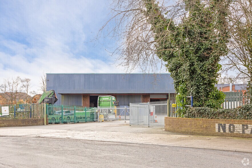 Wide Ln, Morley à louer - Photo de l’immeuble – Image 3 sur 3