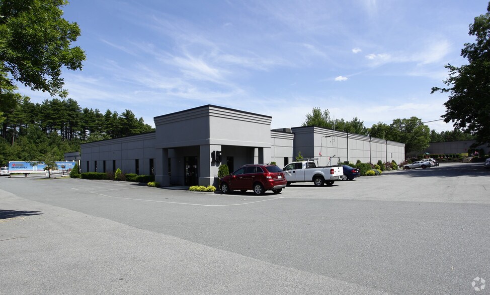 15 Keewaydin Dr, Salem, NH à louer - Photo de l’immeuble – Image 2 sur 5