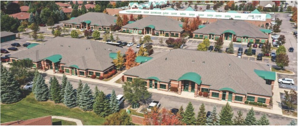 48581-48625 Hayes Rd, Shelby Township, MI à louer - Photo de l’immeuble – Image 2 sur 6