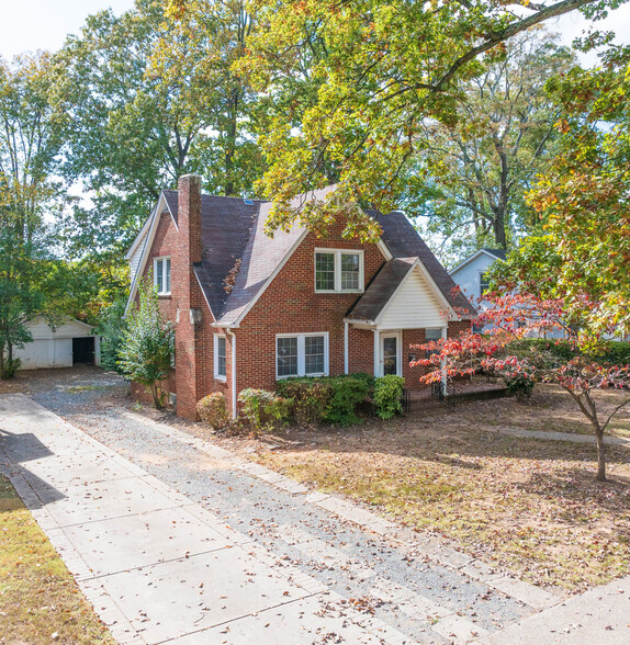 2138 McClintock Rd, Charlotte, NC à louer - Photo principale – Image 1 sur 7