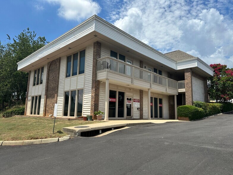 26 Orchard Park Dr, Greenville, SC à louer - Photo de l’immeuble – Image 2 sur 11