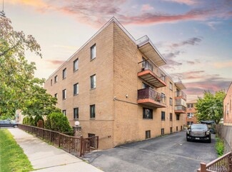 Plus de détails pour 12215 25th Rd, Flushing, NY - Spécialisé à vendre