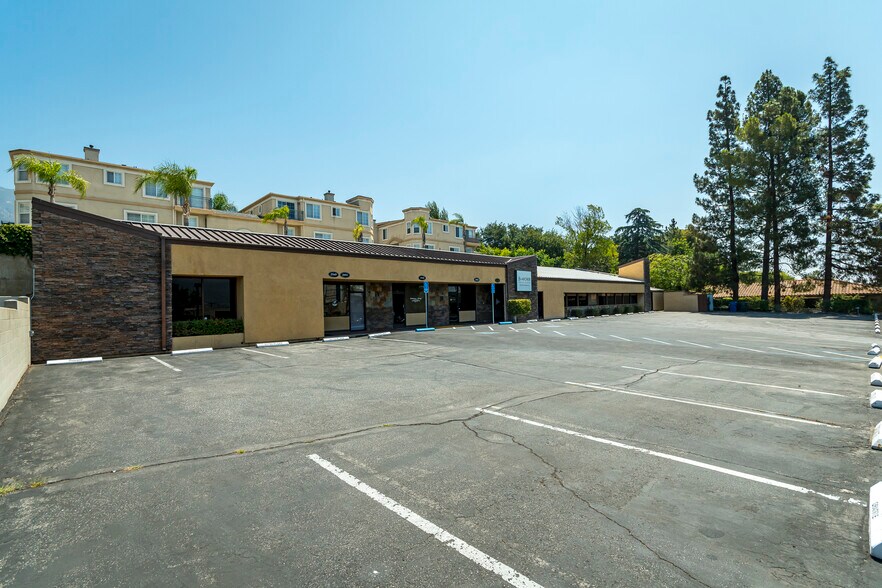2943-2947 Foothill Blvd, La Crescenta, CA à vendre - Photo de l’immeuble – Image 2 sur 5