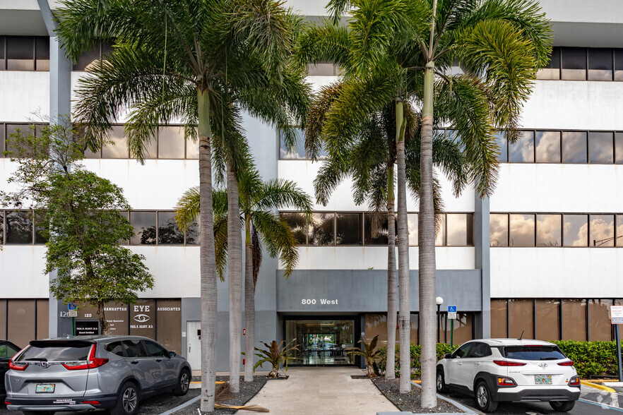 800 W Cypress Creek Rd, Fort Lauderdale, FL à louer - Photo de l’immeuble – Image 2 sur 5